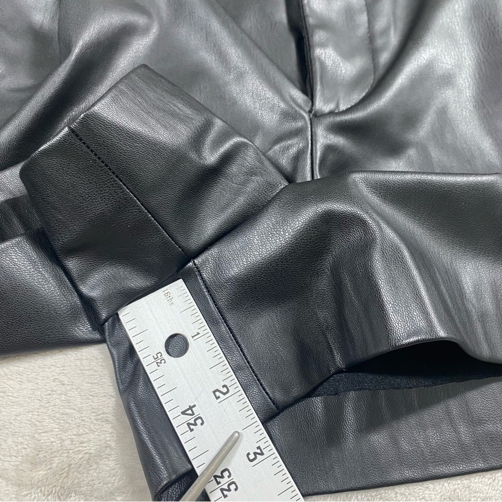 ZARA Women's Black Faux Leather Short Pants sz LARGE Belted High Rise Pleated - Picture 14 of 16